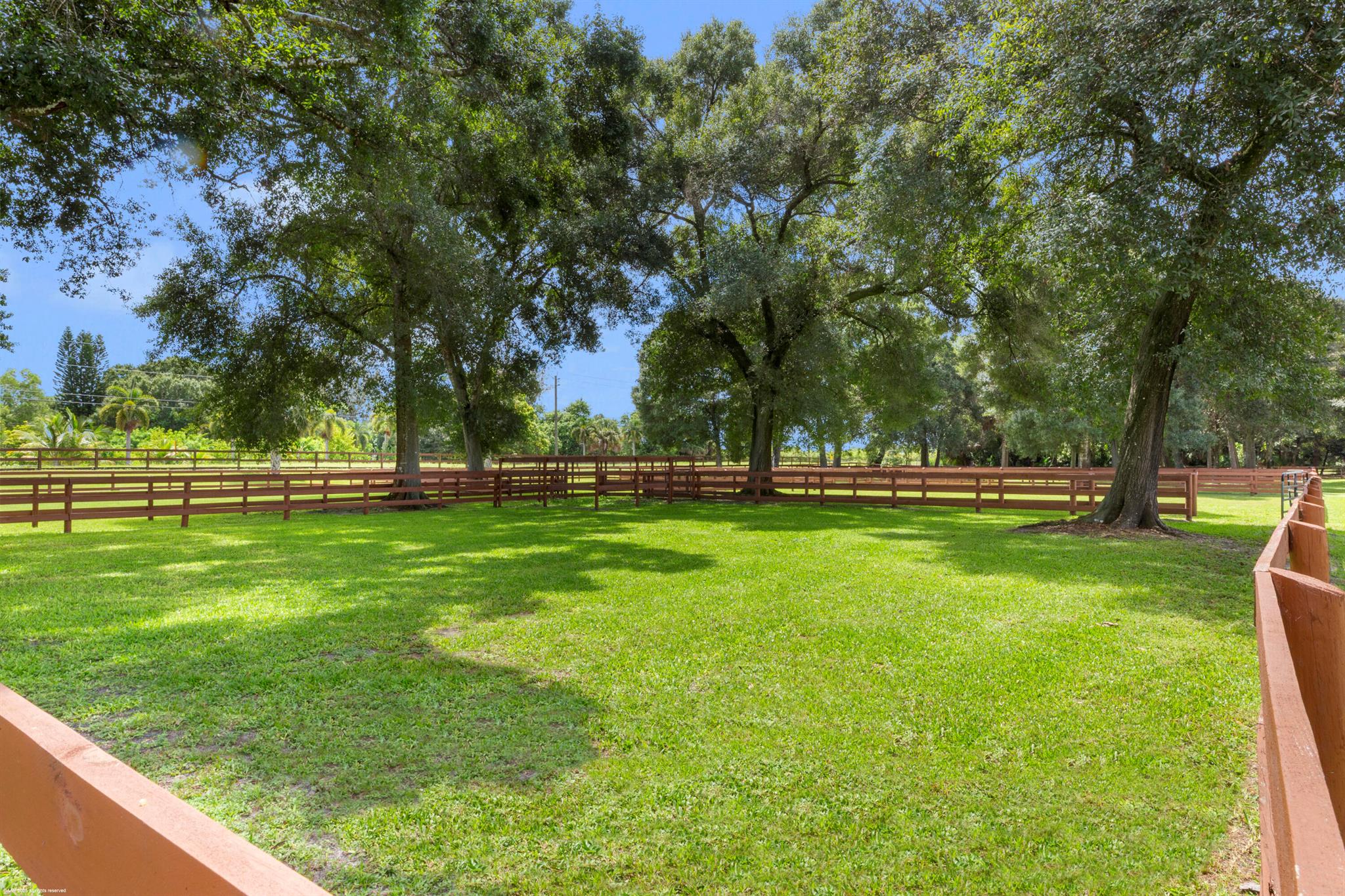 LOXAHATCHEE GROVES - Residential