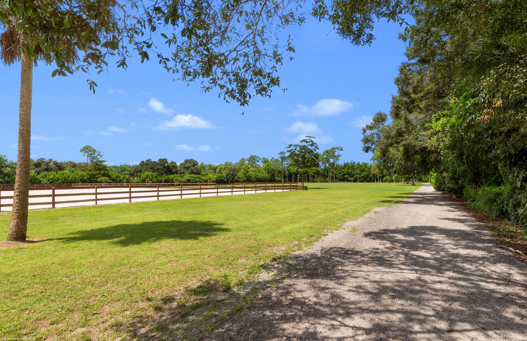 LOXAHATCHEE GROVES - Residential