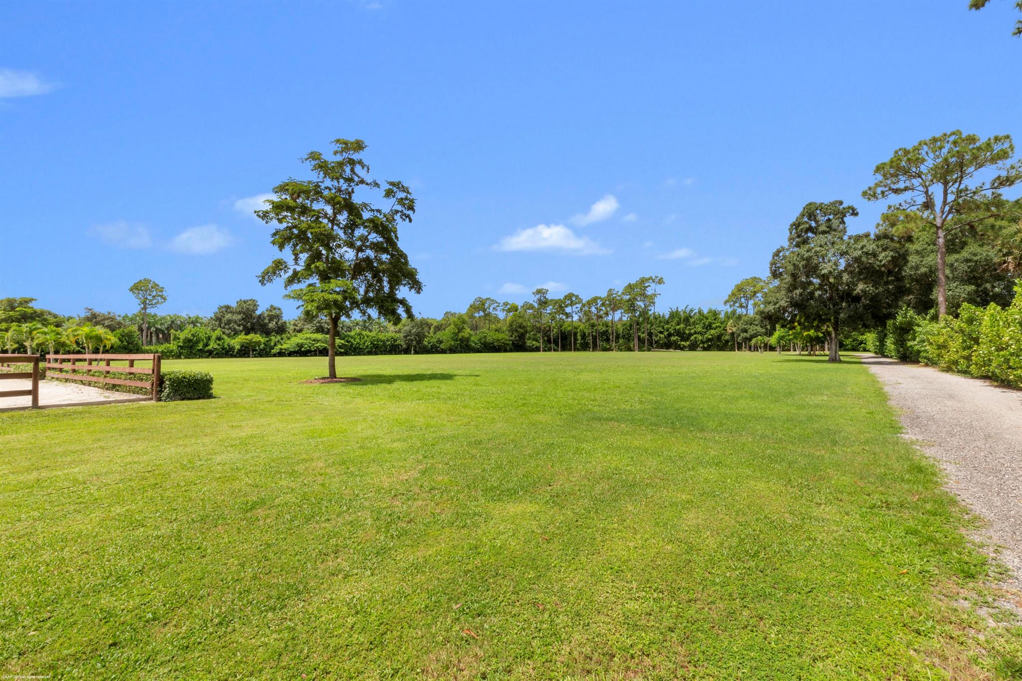 LOXAHATCHEE GROVES - Residential