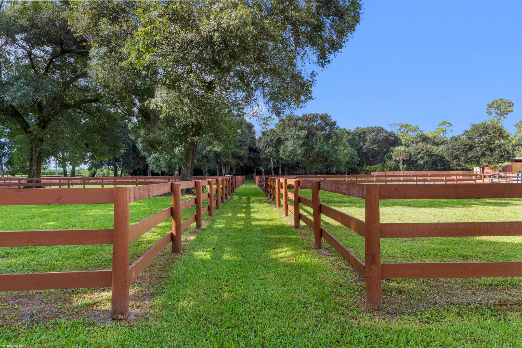LOXAHATCHEE GROVES - Residential