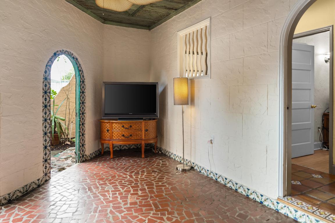 HILLSIDE PARK - Residential Income