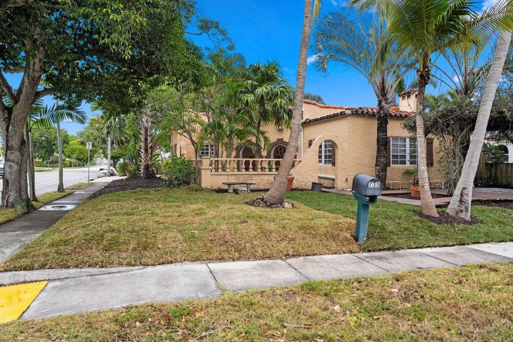 Photo of 735 Colonial Road, West Palm Beach, FL 33405 (MLS # R11158332)