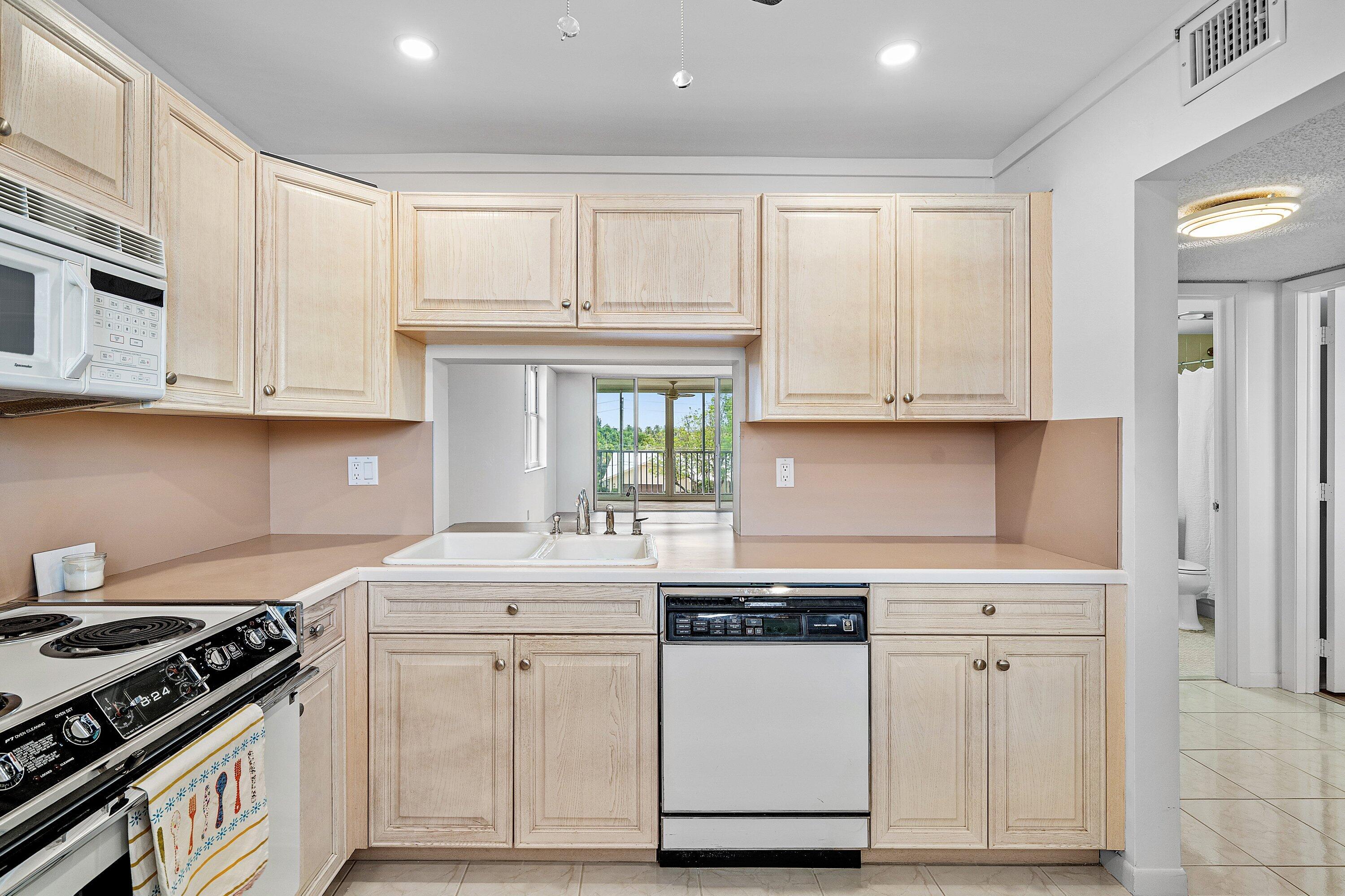 TROPIC BAY CONDO & MARINA - Residential