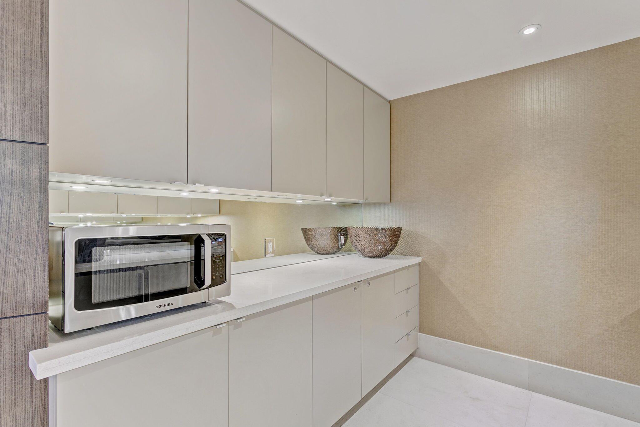 DOLCE VITA CONDO - Residential Lease