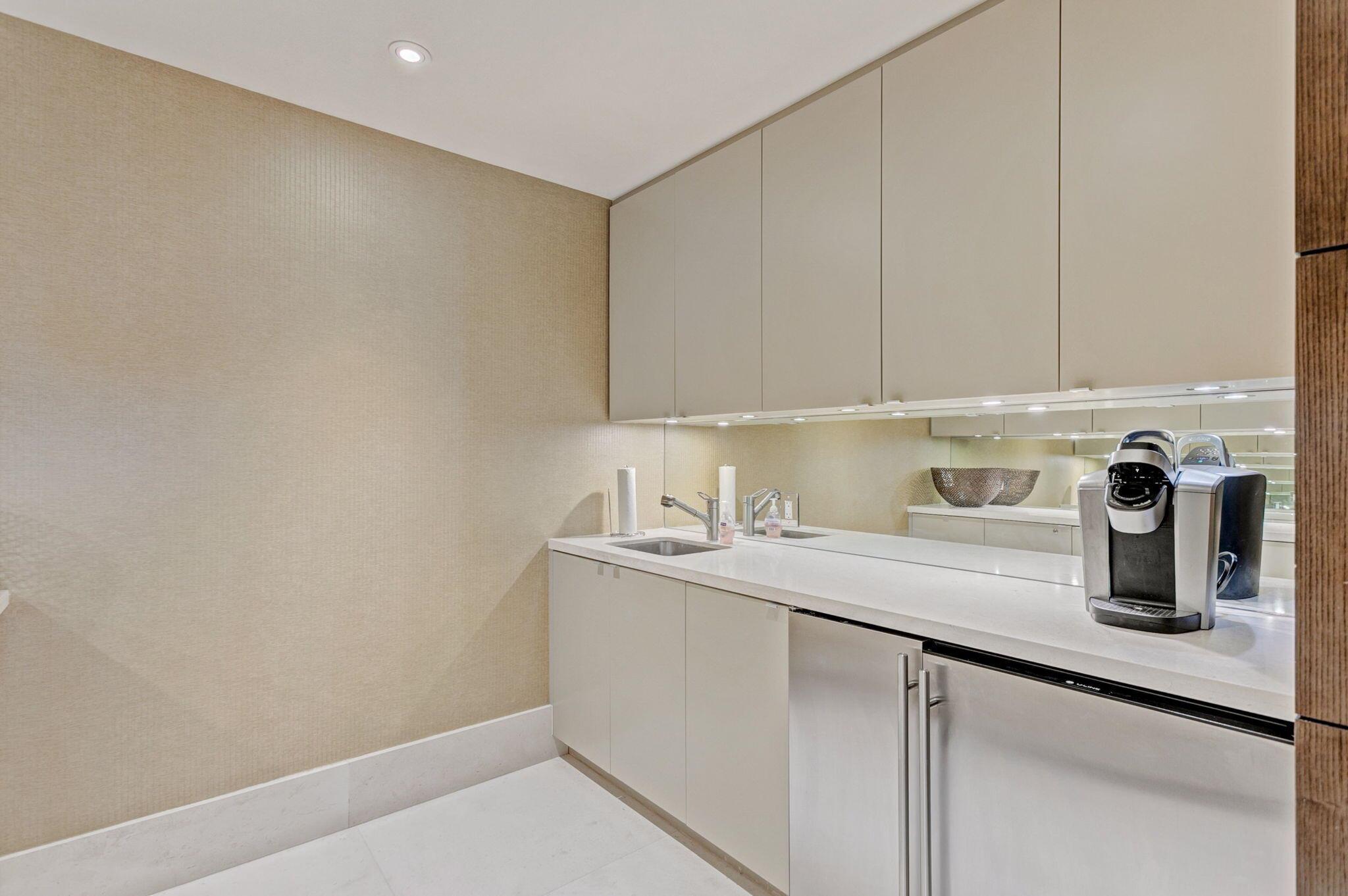 DOLCE VITA CONDO - Residential Lease