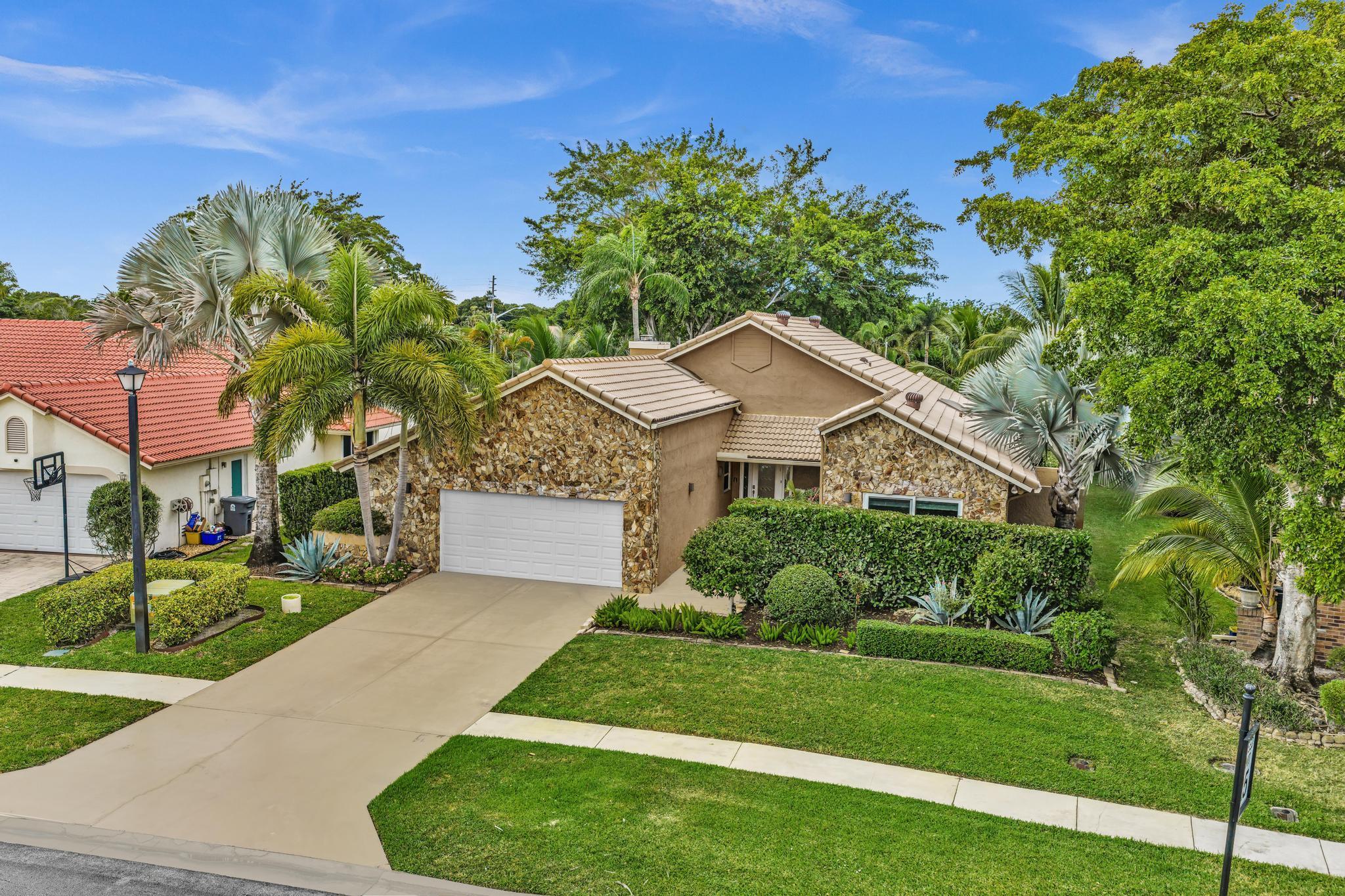 BOCA GREENS - Residential