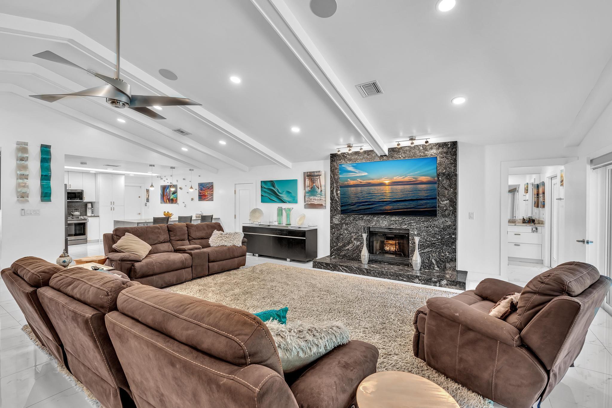 BOCA GREENS - Residential