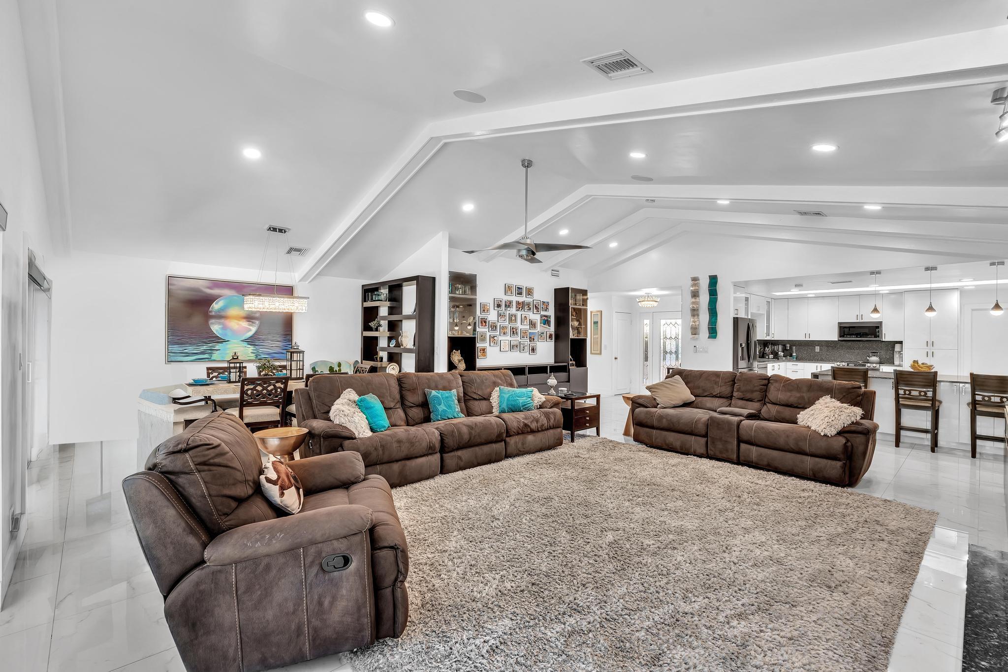 BOCA GREENS - Residential