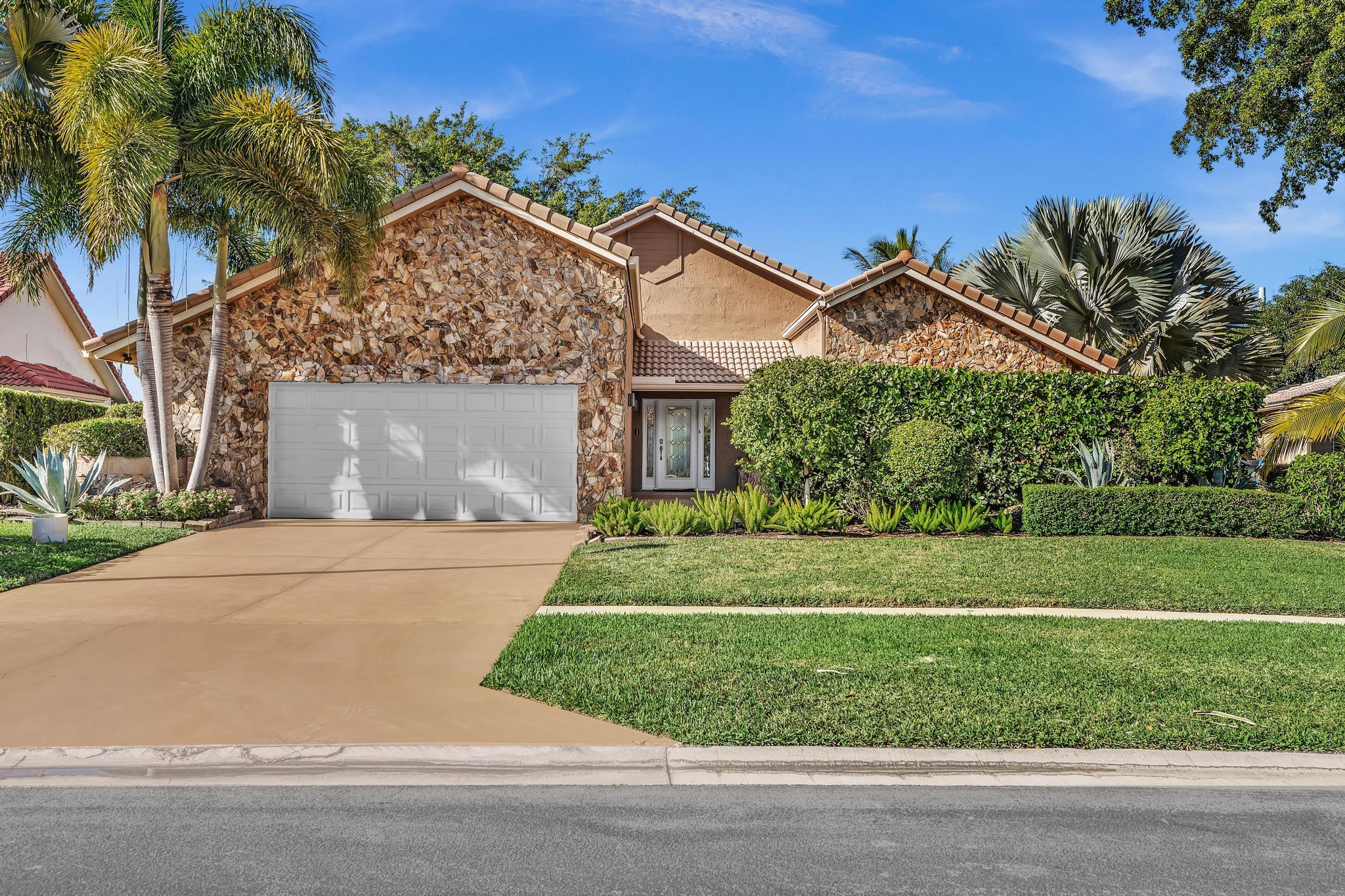 BOCA GREENS - Residential