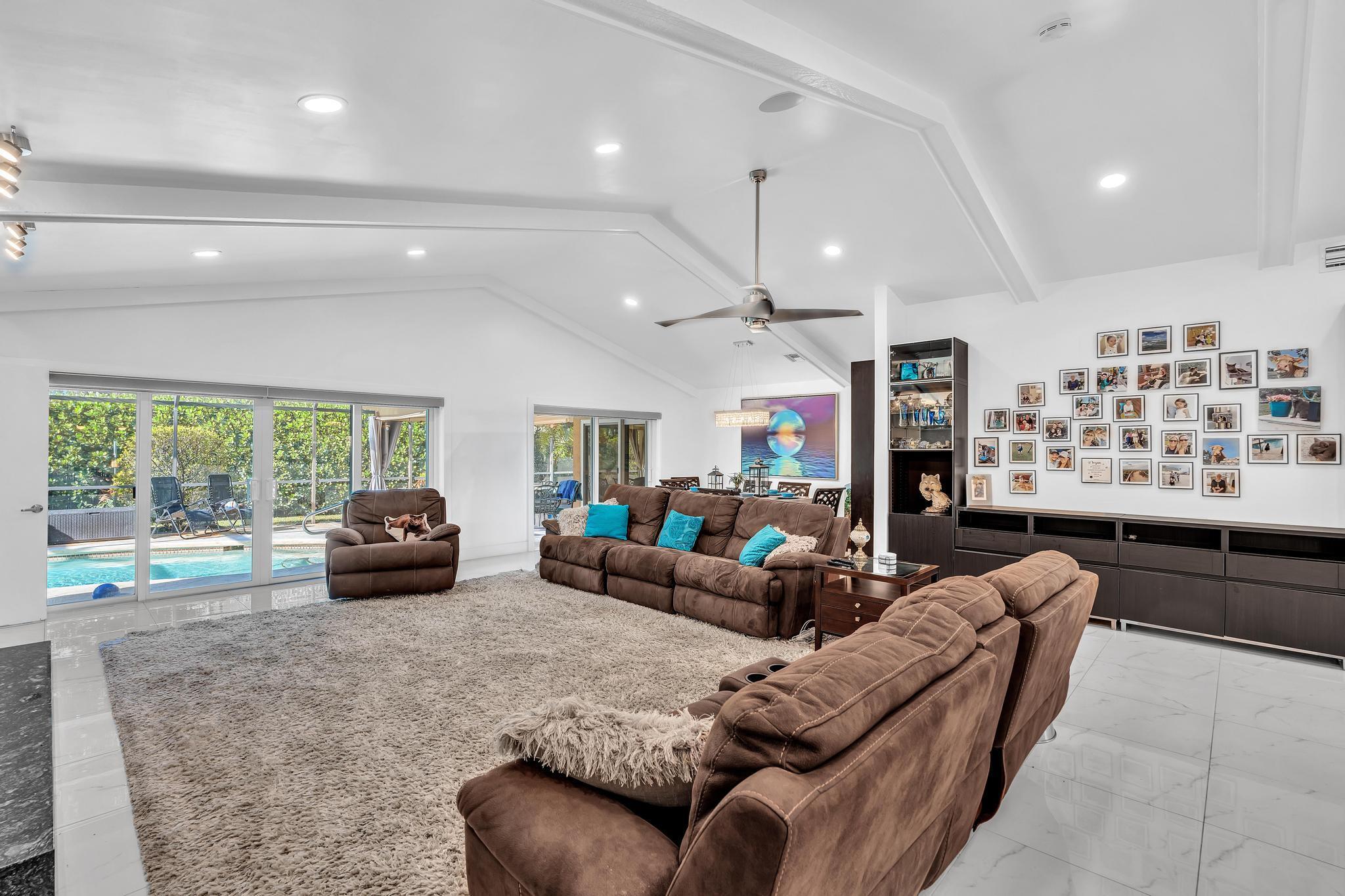 BOCA GREENS - Residential