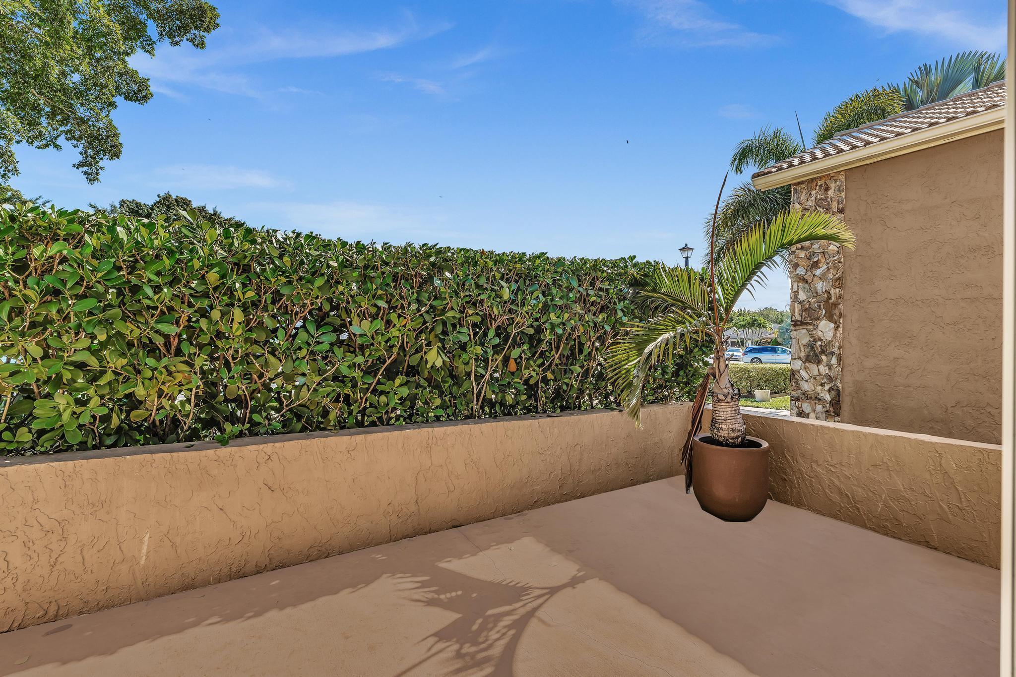 BOCA GREENS - Residential