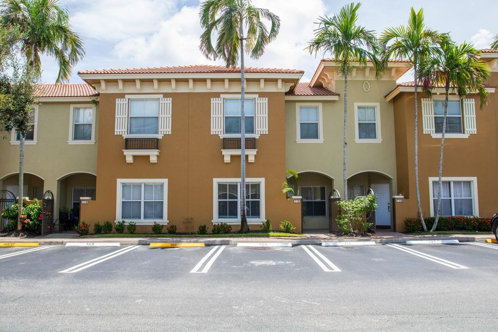 Photo of 112 Lake Monterey Circle, Boynton Beach, FL 33426 (MLS # R10916860)
