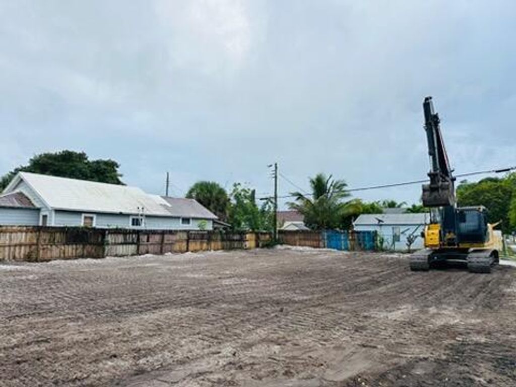 Photo of 732 W Lakewood Road, West Palm Beach, FL 33405 (MLS # R11147249)