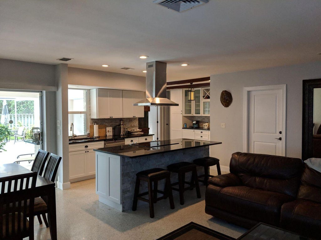 Photo of 1012 SW 5th Street, Boca Raton, FL 33486 (MLS # R11136706)