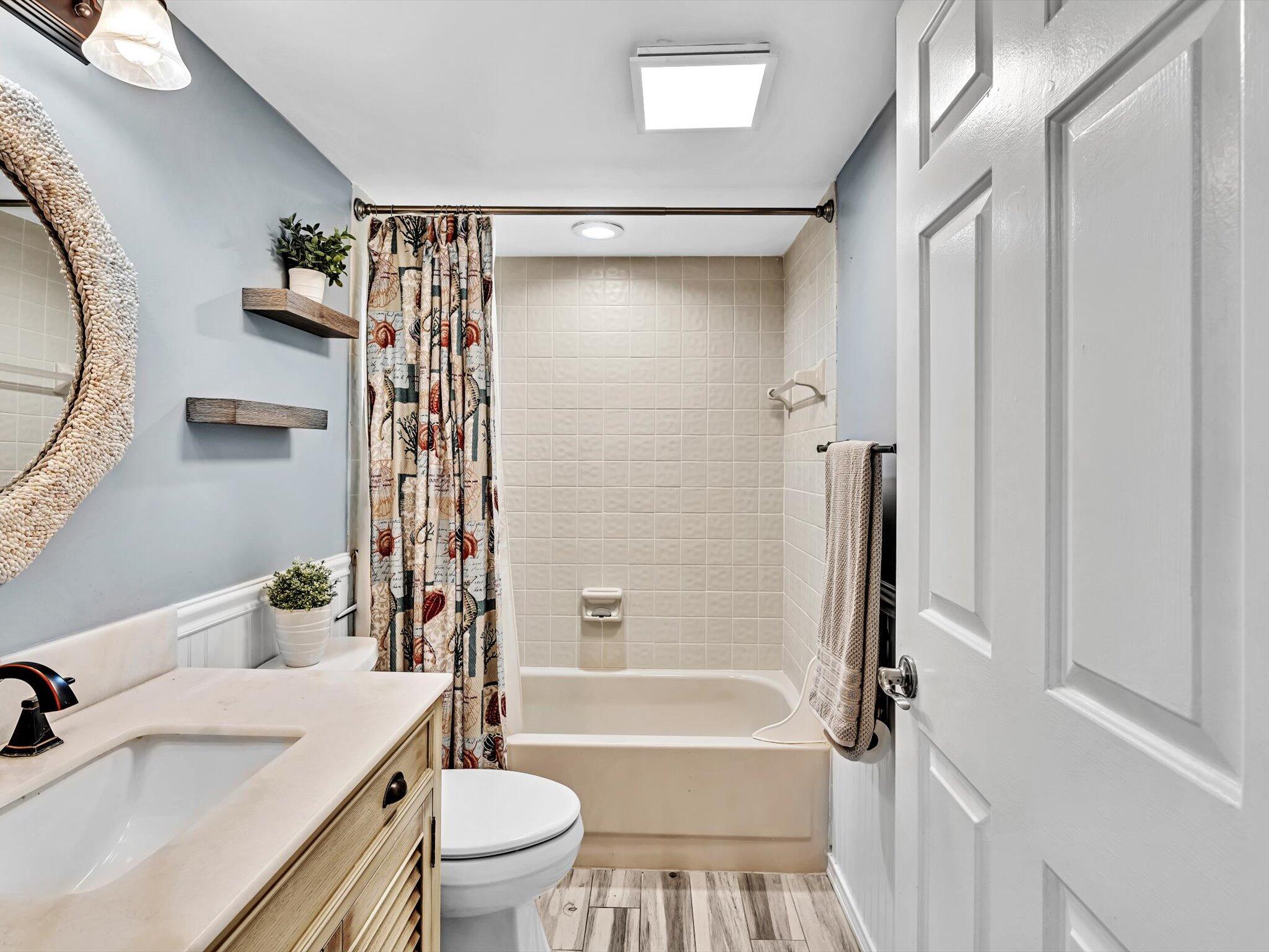 ASPEN GLEN CONDO - Residential