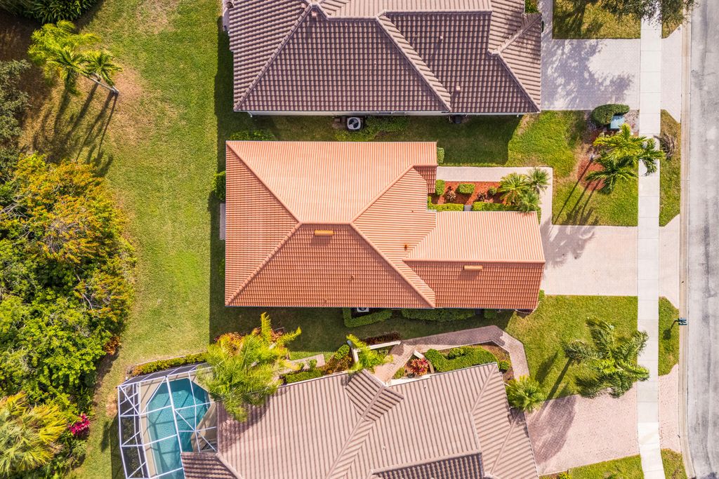 Photo of 568 SW New Castle Cove, Port Saint Lucie, FL 34986 (MLS # R11151229)