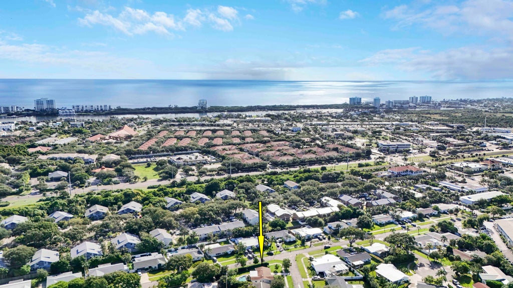 Photo of 60 Camelia Circle, Tequesta, FL 33469 (MLS # B26079249)