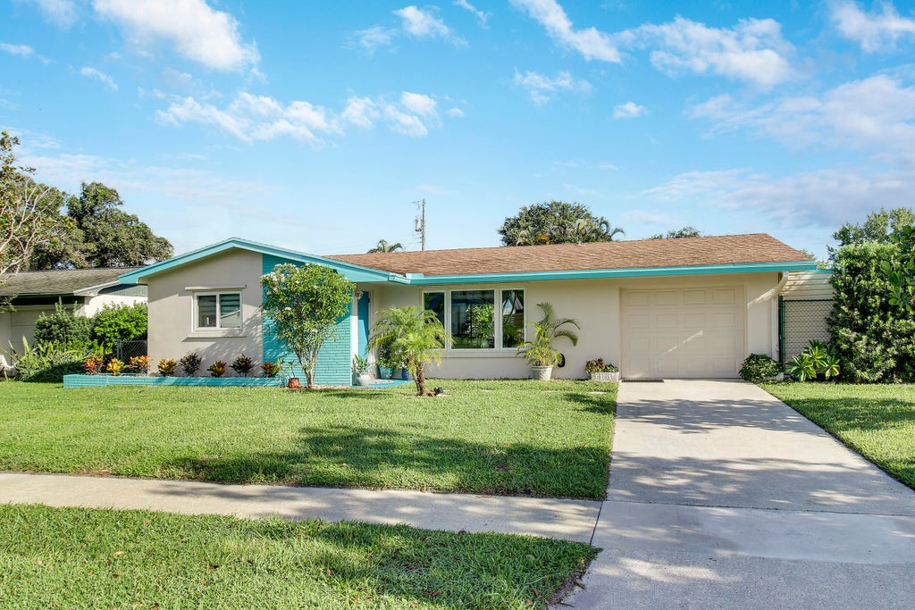 Photo of 60 Camelia Circle, Tequesta, FL 33469 (MLS # B26079249)