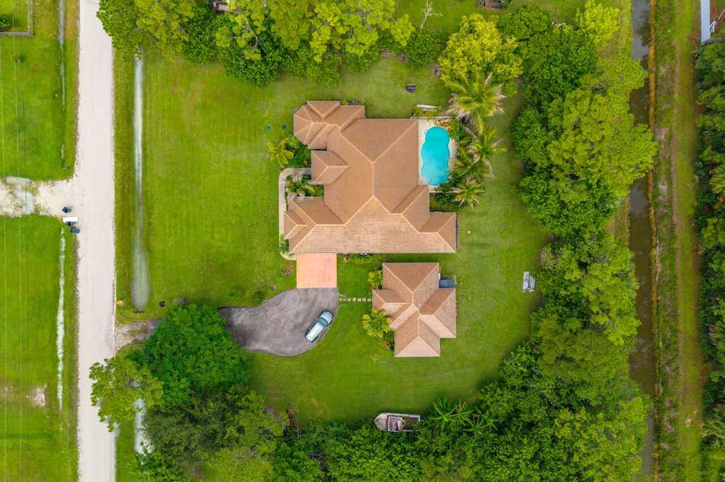 Photo of 17603 82nd Road N, Loxahatchee, FL 33470 (MLS # B26062985)