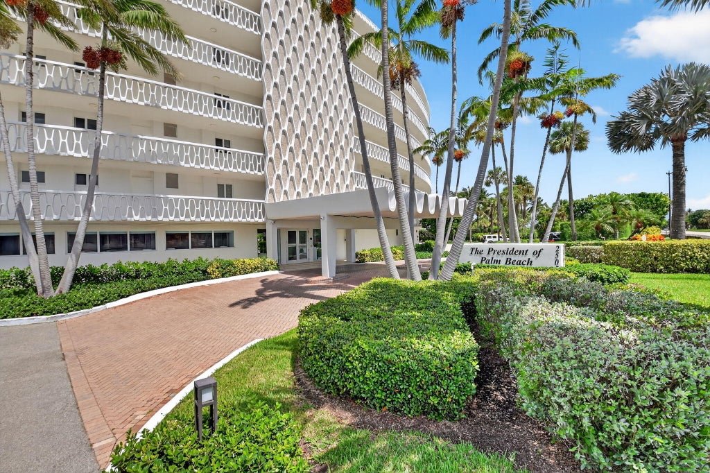 Photo of 2505 S Ocean Boulevard #305, Palm Beach, FL 33480 (MLS # B26078287)