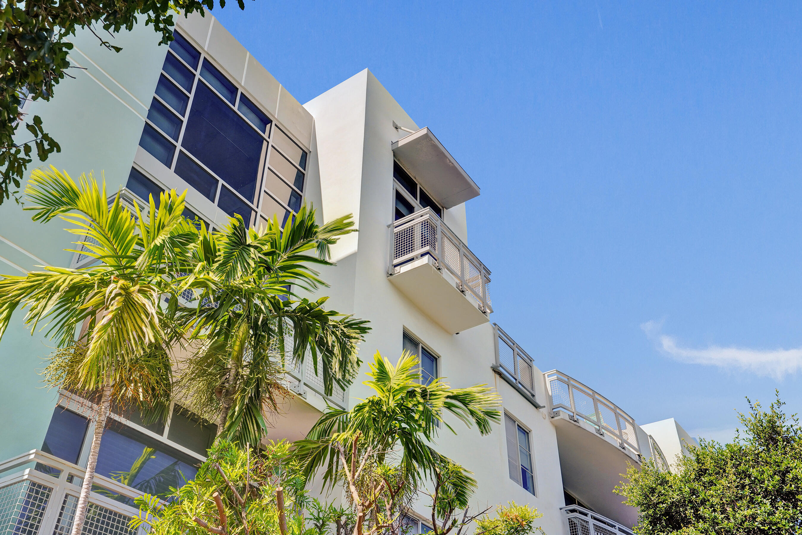 MERIDIAN DELRAY CONDO - Residential