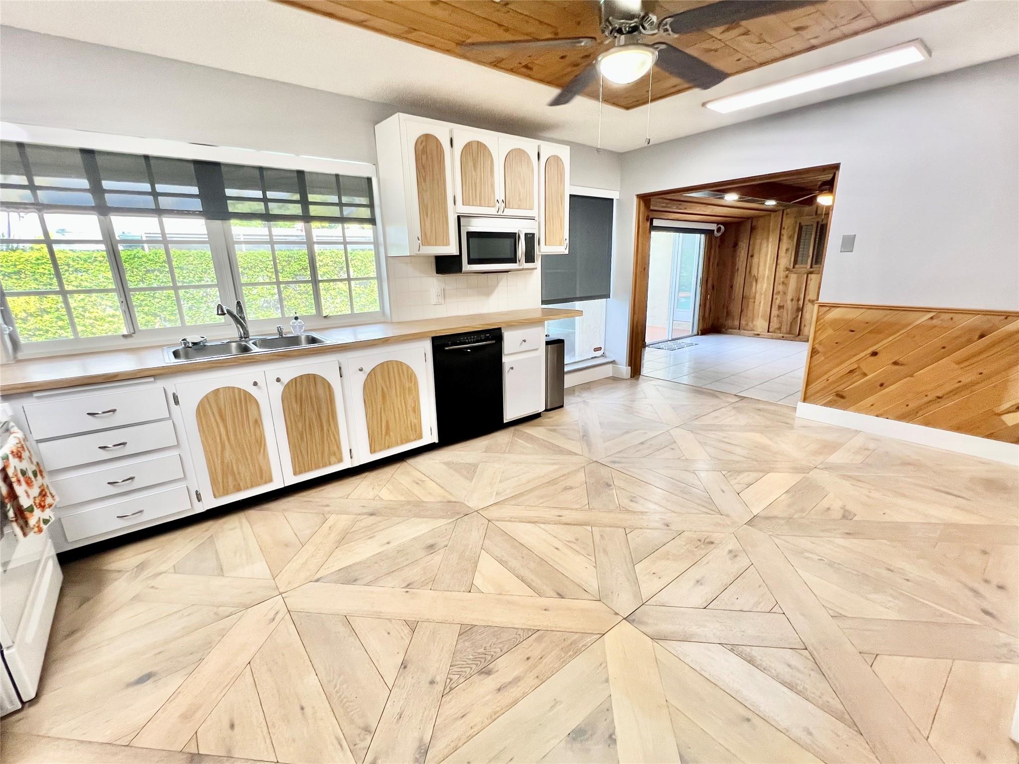 Sunrise Golf Village - Residential