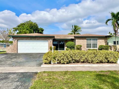 10571 Sunset Strip Sunrise FL 33322