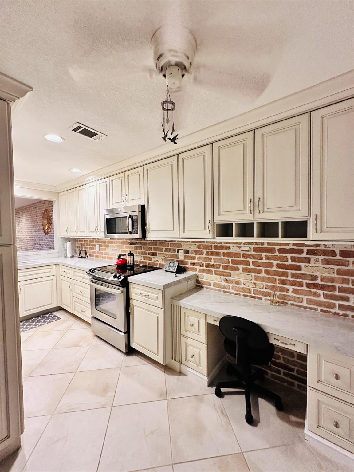 842 SE 19th Avenue 102