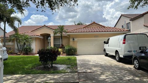 10769 Nashville Dr Hollywood FL 33026