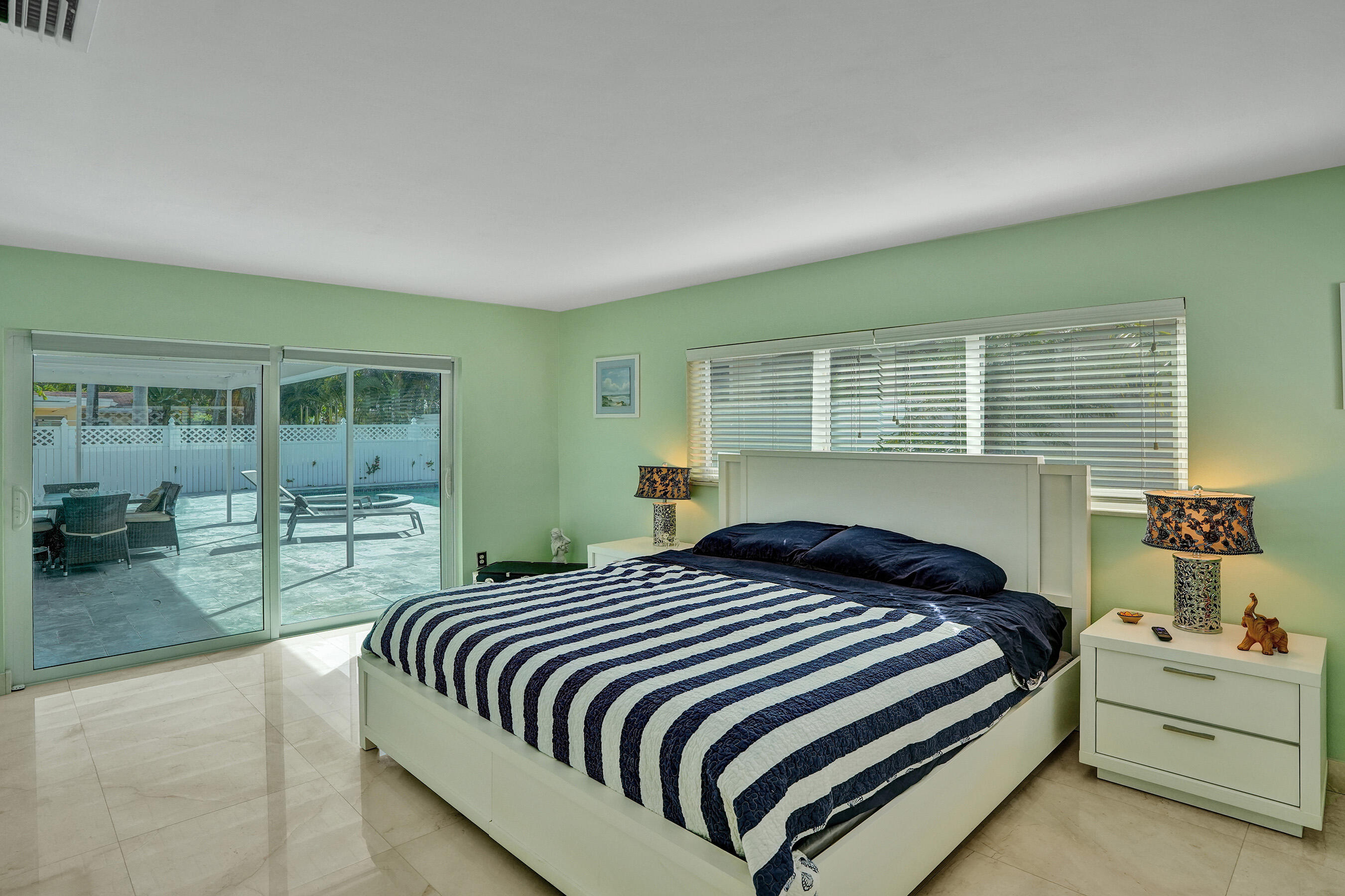 HILLSBORO SHORES - Residential