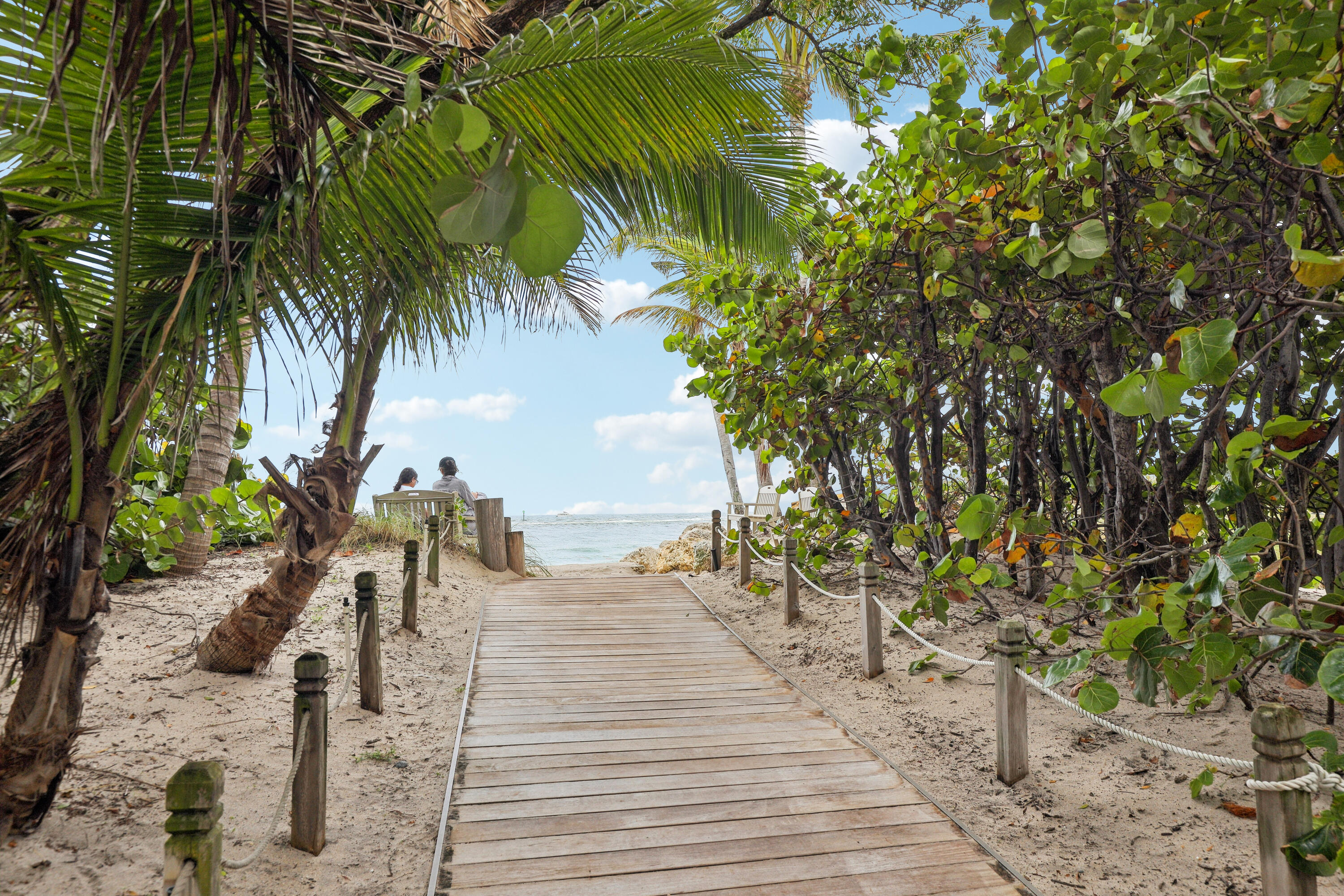 HILLSBORO SHORES - Residential