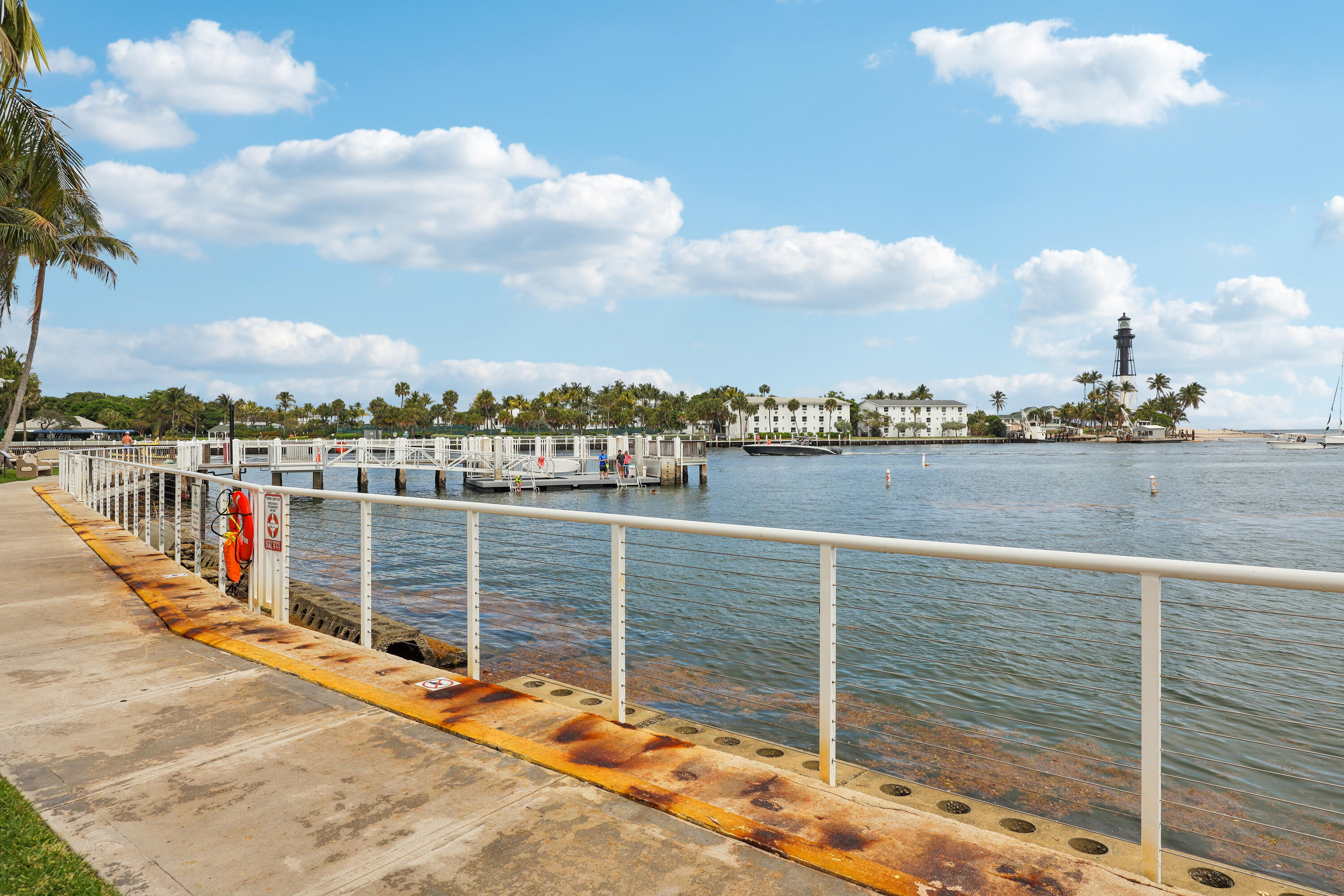 HILLSBORO SHORES - Residential