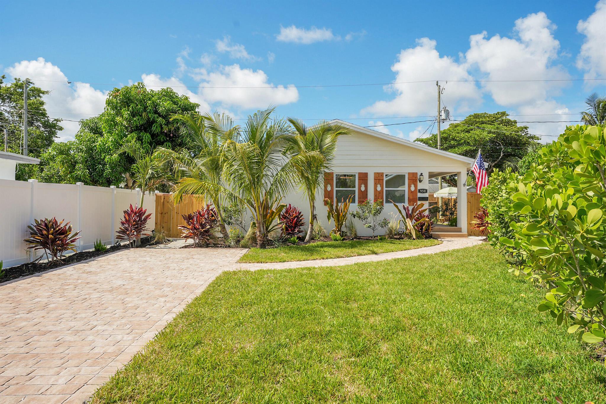 950 York Street, West Palm Beach, FL, 33401/$699,000 1 950 York Street