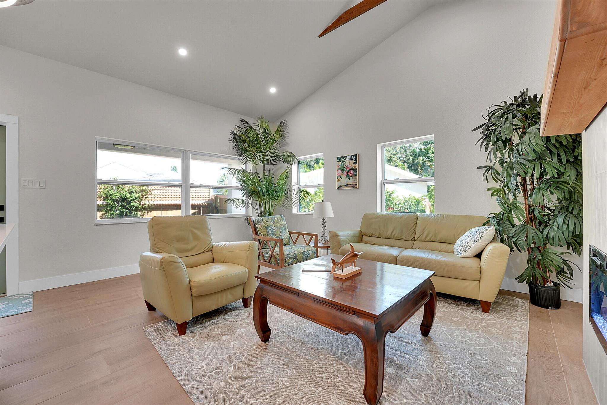 950 York Street, West Palm Beach, FL, 33401/$699,000 4 950 York Street