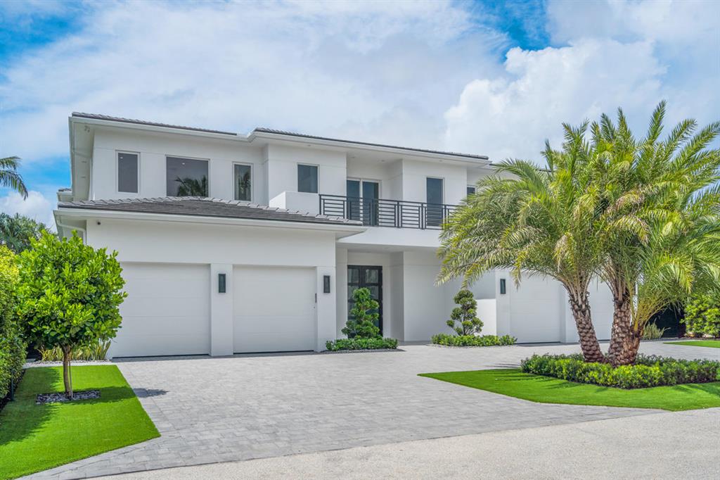 ROYAL PALM YACHT & COUNTRY CLUB - Residential