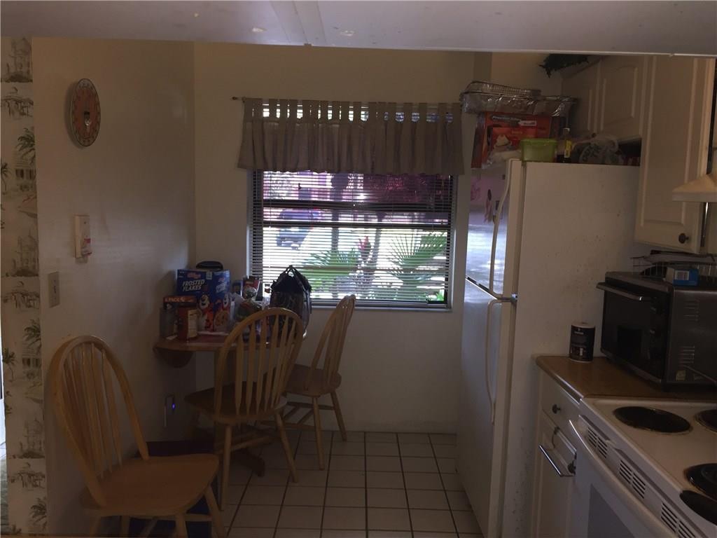 MEADOW LAKES - Residential