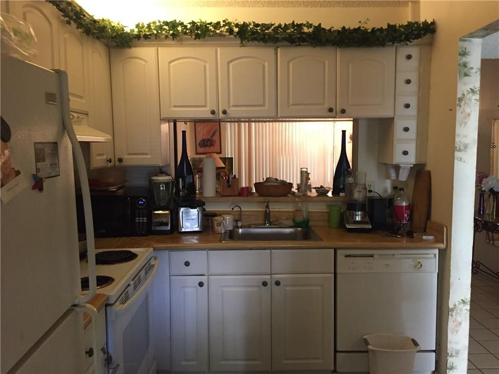 MEADOW LAKES - Residential