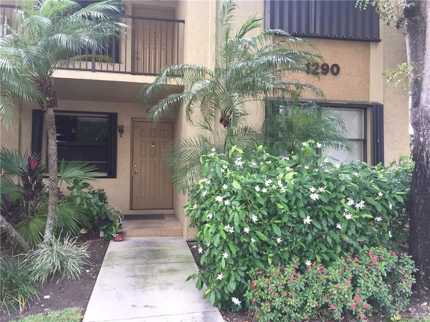 TERRIFIC OPPORTUNITY FOR THIS GROUND FLOOR CORNER UNIT IN GATED MEADOW LAKES.  READY TO UPDATE TO YOUR LIKING!!!! INVESTOR FRIENDLY CAN RENT ON DAY ONE!!!  NEWER WHITE KITCHEN CABINETS AND APPLIANCES WITH PANTY AND CONVENIENT PASS THRU TO DINING AREA.  MASTER SUITE HAS LARGE WALK IN CLOSET.  STACKABLE WASHER/DRYER IN THE UNIT.  LARGE SCREENED PATIO WITH SERENE GARDEN VIEWS TO ENJOY THE FLORIDA BREEZES.  EXTRA STORAGE ON PATIO.  TENANT OCCUPIED MONTH TO MONTH, COOPERATIVE TO SHOW.  NEEDS 60 DAY NOTICE