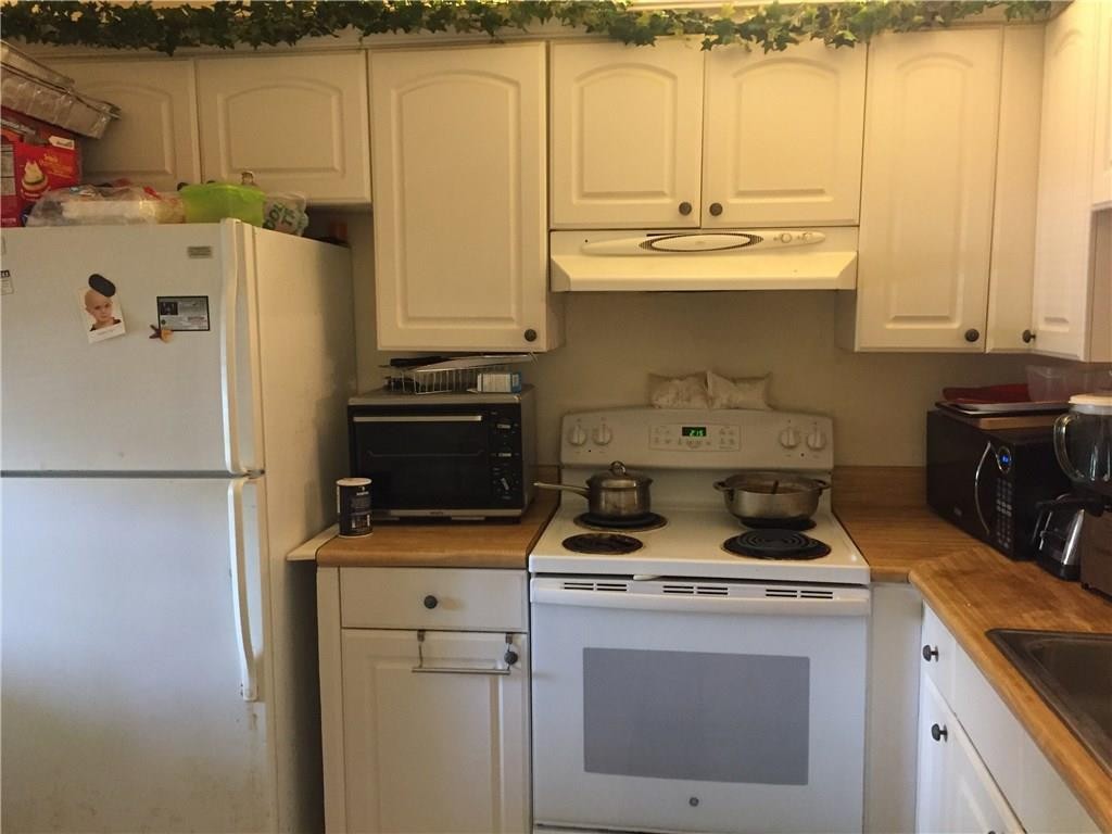 MEADOW LAKES - Residential