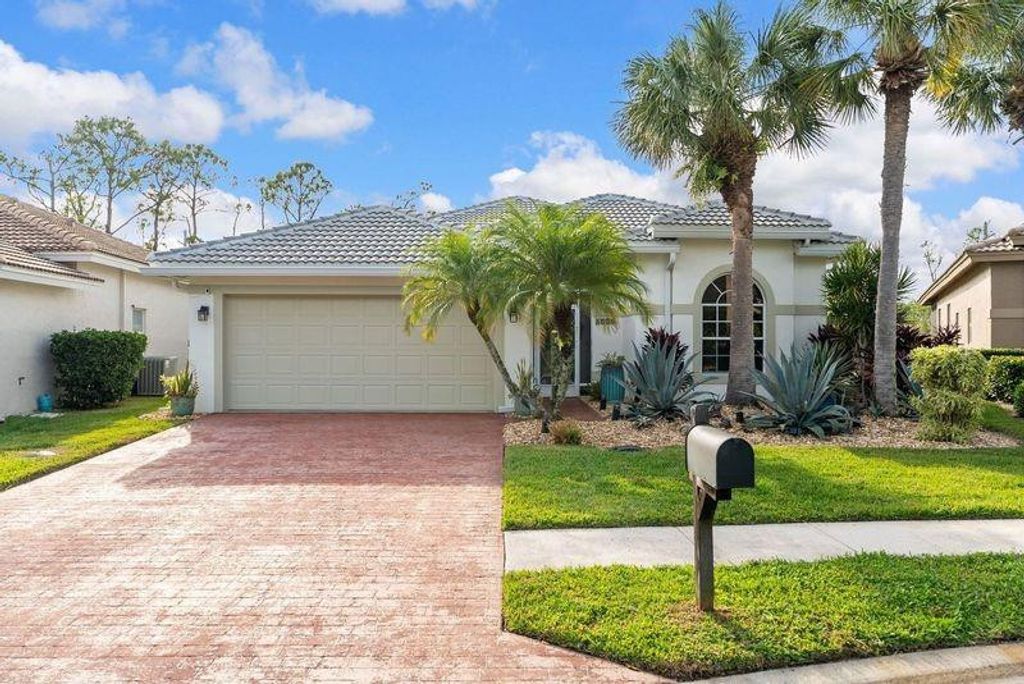 Photo of 4834 SE Devenwood Way, Stuart, FL 34997 (MLS # F10476378)