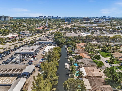 Tiny photo for 948 SE 10TH Court, Pompano Beach, FL 33060 (MLS # B26085473)