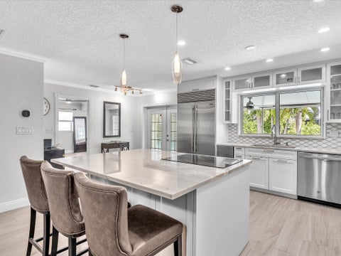 Tiny photo for 948 SE 10TH Court, Pompano Beach, FL 33060 (MLS # B26085473)