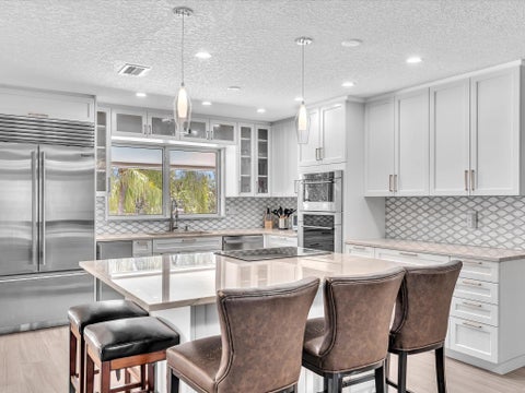 Tiny photo for 948 SE 10TH Court, Pompano Beach, FL 33060 (MLS # B26085473)