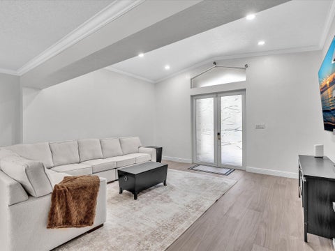 Tiny photo for 948 SE 10TH Court, Pompano Beach, FL 33060 (MLS # B26085473)