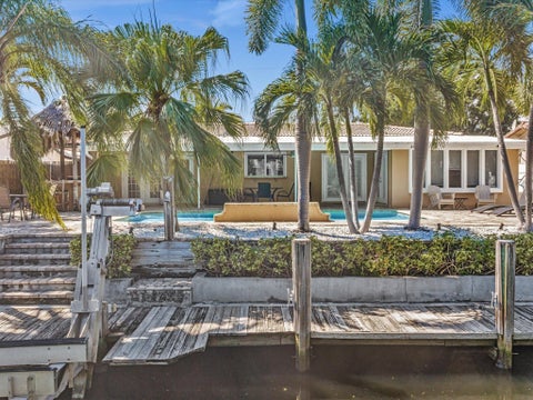 Tiny photo for 948 SE 10TH Court, Pompano Beach, FL 33060 (MLS # B26085473)