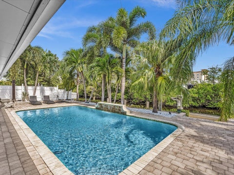 Tiny photo for 948 SE 10TH Court, Pompano Beach, FL 33060 (MLS # B26085473)