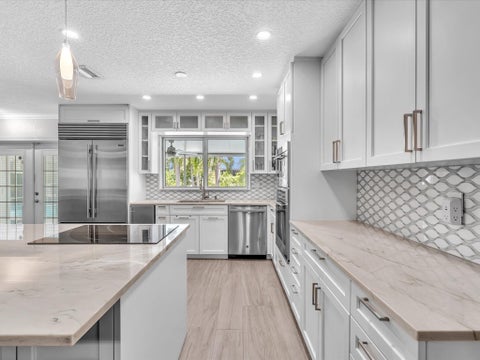 Tiny photo for 948 SE 10TH Court, Pompano Beach, FL 33060 (MLS # B26085473)