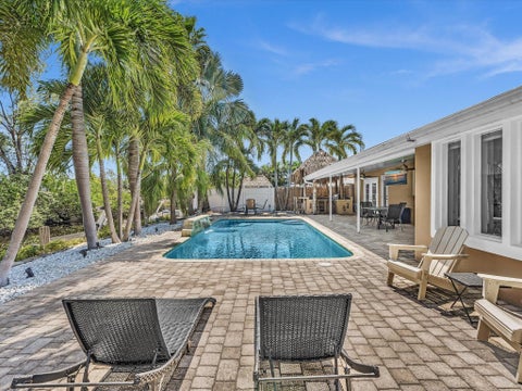 Tiny photo for 948 SE 10TH Court, Pompano Beach, FL 33060 (MLS # B26085473)