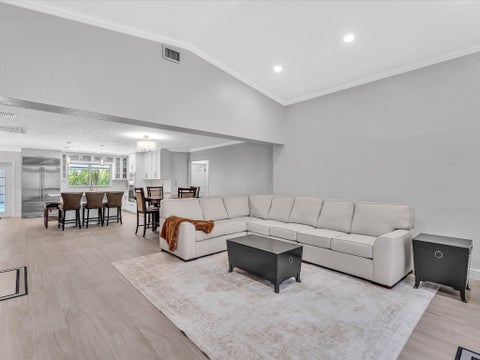 Tiny photo for 948 SE 10TH Court, Pompano Beach, FL 33060 (MLS # B26085473)