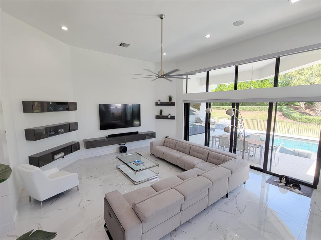 ROYAL PALM POLO PLAT - Residential